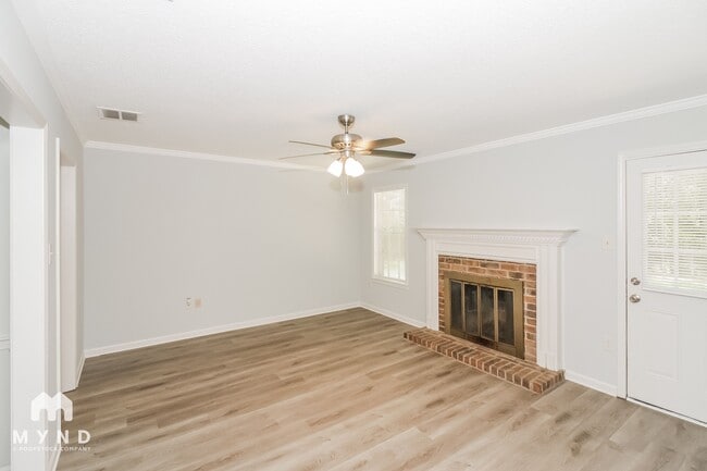 Foto del edificio - 6868 Rockbrook Dr