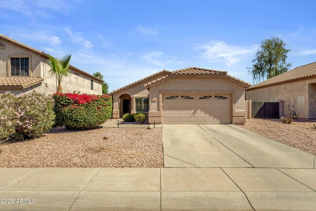 Building Photo - 1216 W Pinon Ave