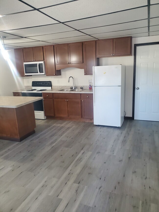 Foto del edificio - 1613 Huffman Ave