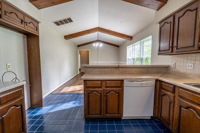 Foto del edificio - 4 Bed / 2 Bath In South Tulsa!