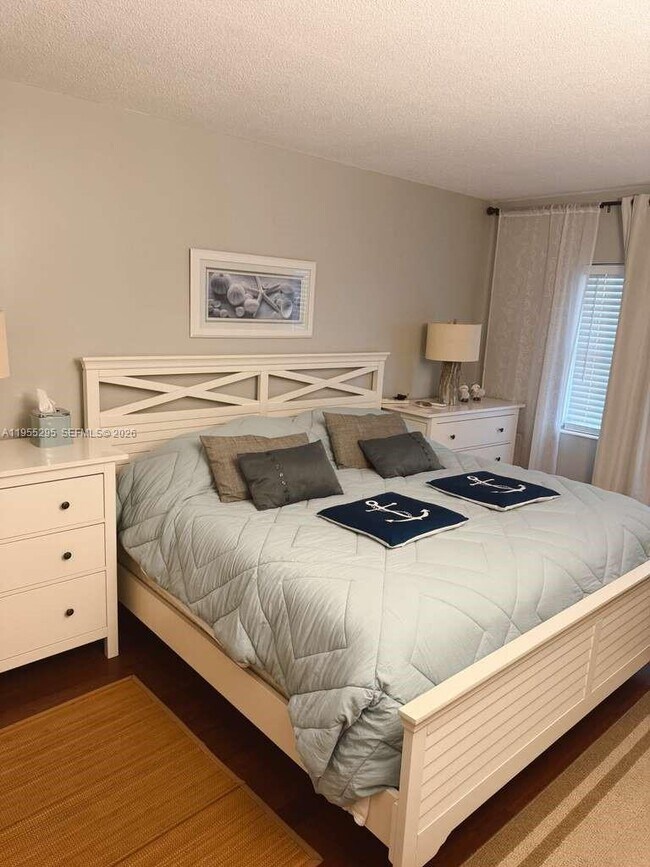 Foto del edificio - 400 Kings Point Dr