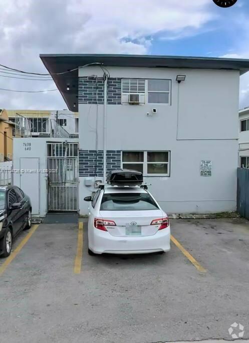 Building Photo - 7638 N Miami Ave