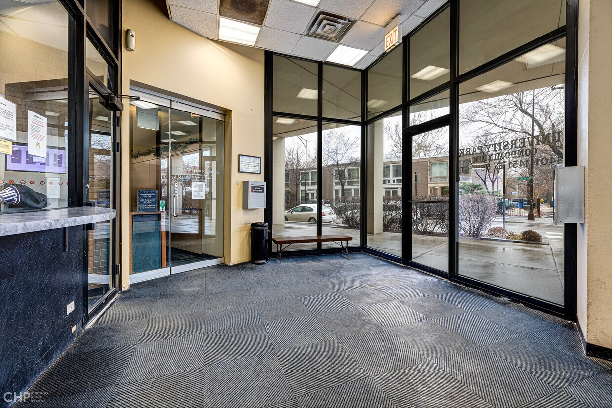 Primary Photo - 1401 E 55th Pl