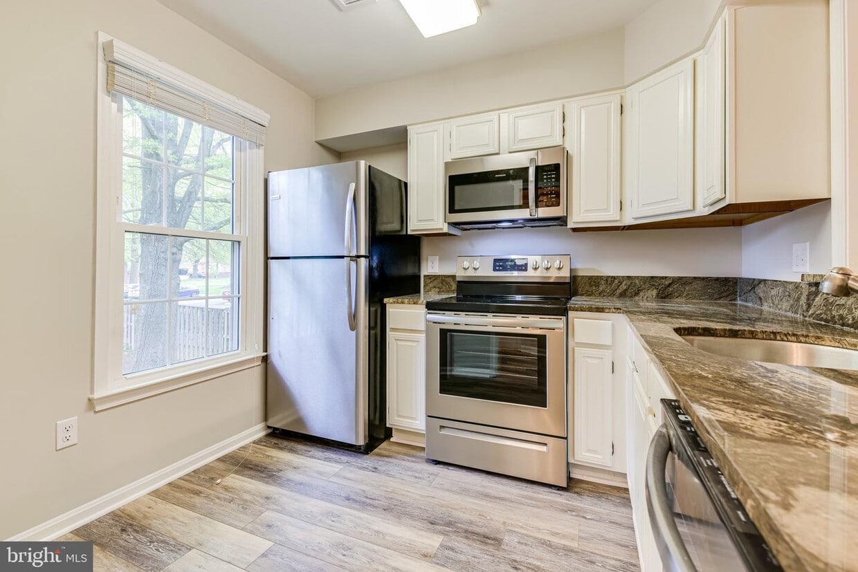 221 Katie Ct, Falls Church, VA 22046 Townhouse for Rent in Falls