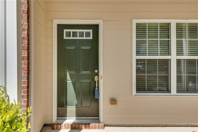 Foto del edificio - 1045 Mosscroft Ct
