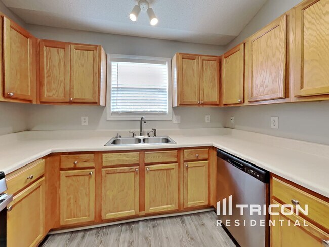 Foto del edificio - 263 Greystone Cir