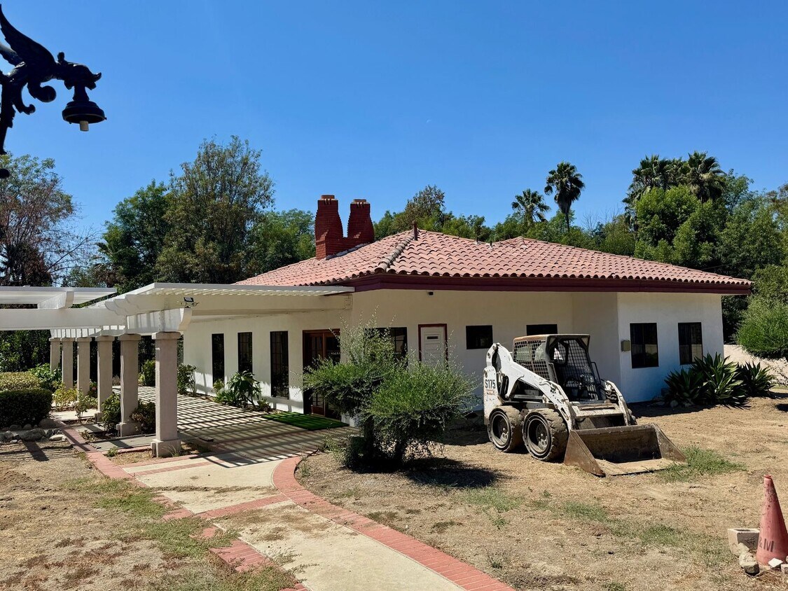 Foto principal - Spacious 3-Bedroom Home in Rowland Heights