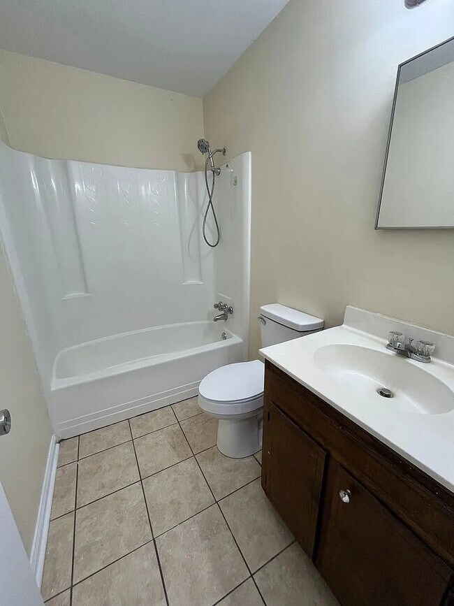 Building Photo - 805 Sandpiper Dr