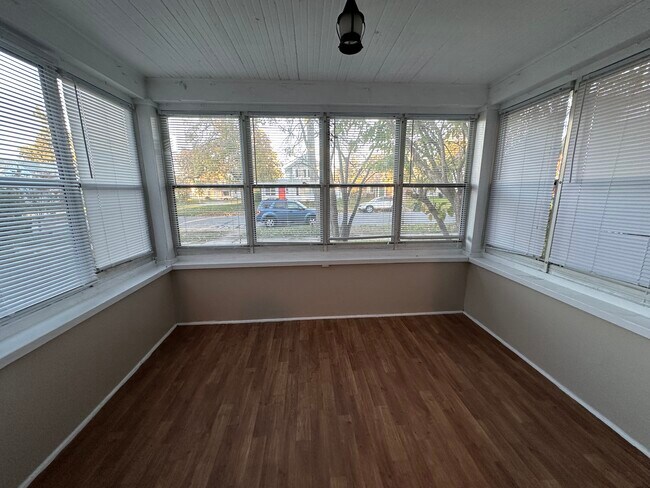 Foto del edificio - 2509 Erskine Blvd
