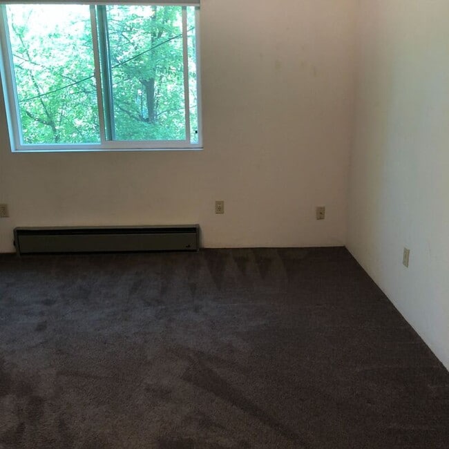 Building Photo - 161 B St