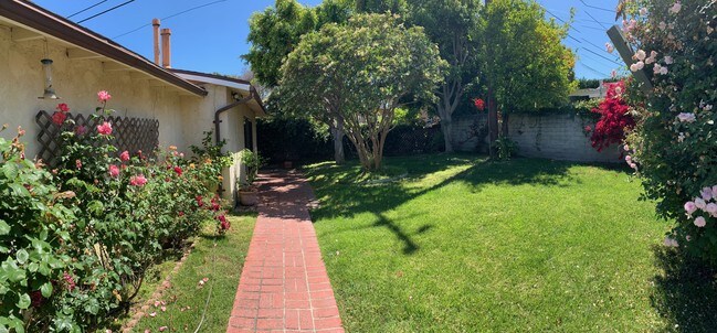 Foto del edificio - 3318 Raintree Ave