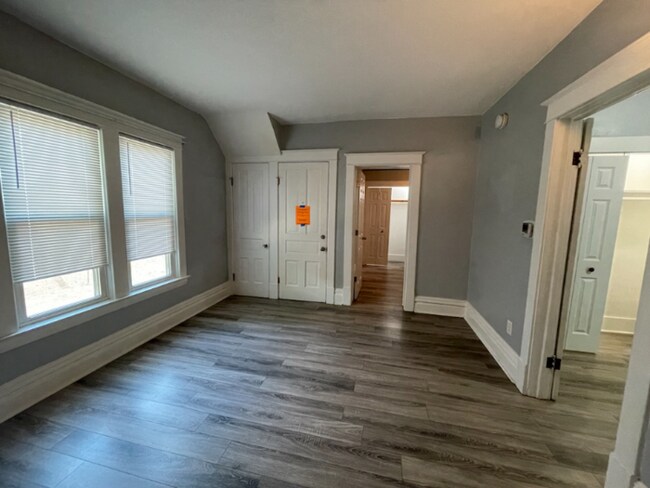 Foto del edificio - Modern 3 bedroom apartment for Rent Kzoo! ...