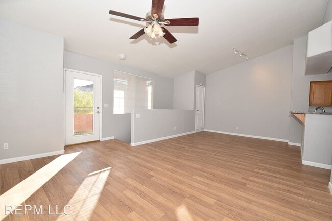 Building Photo - 2 br, 2 bath House - 1513 Truett St #201