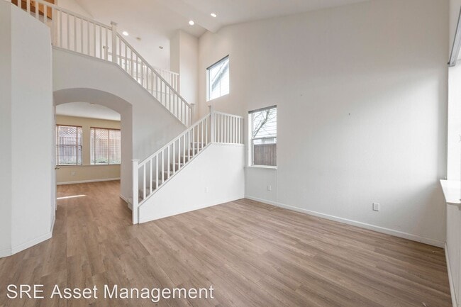 Building Photo - 4 br, 2 bath House - 974 Furlong Drive