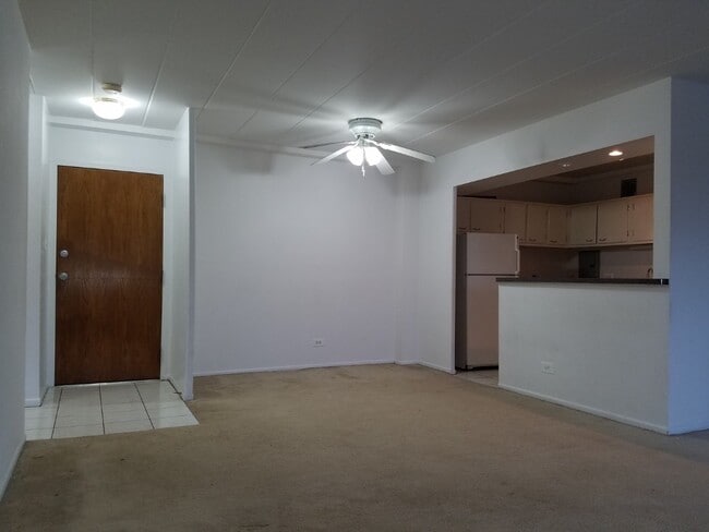 Building Photo - 1447 W Touhy Ave