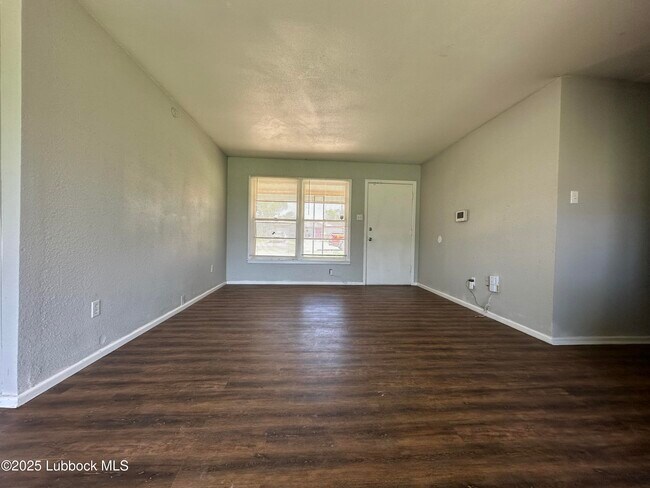 Foto del edificio - 2612 E Auburn St