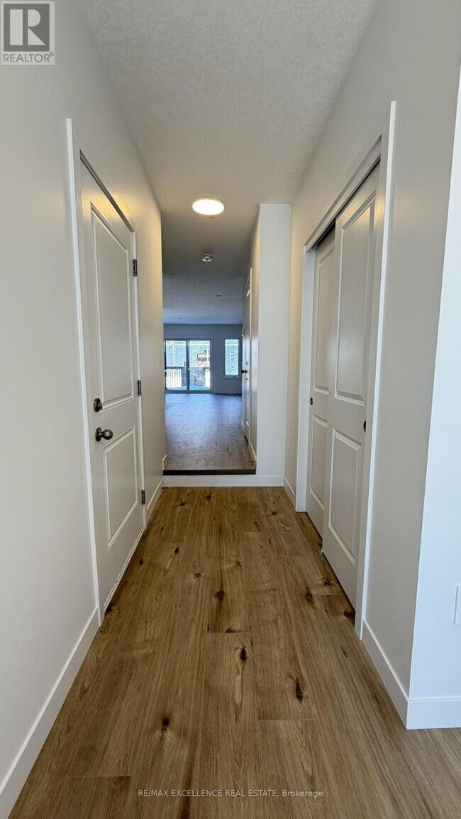 Building Photo - 8 Red Oak Cmn