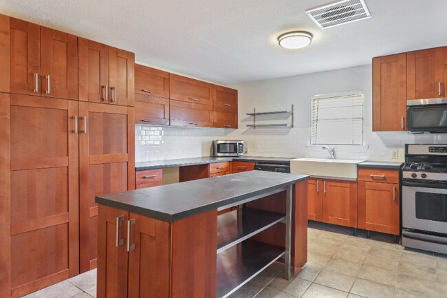 Foto del edificio - 4110 Auburn St