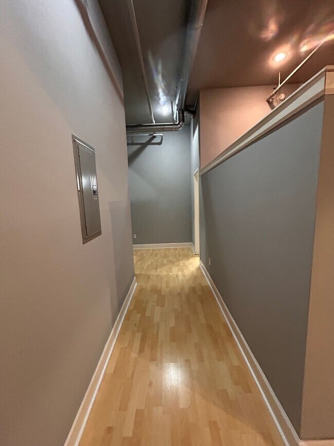 Building Photo - Studio Apartment in Downtown FSM - RENT RE...