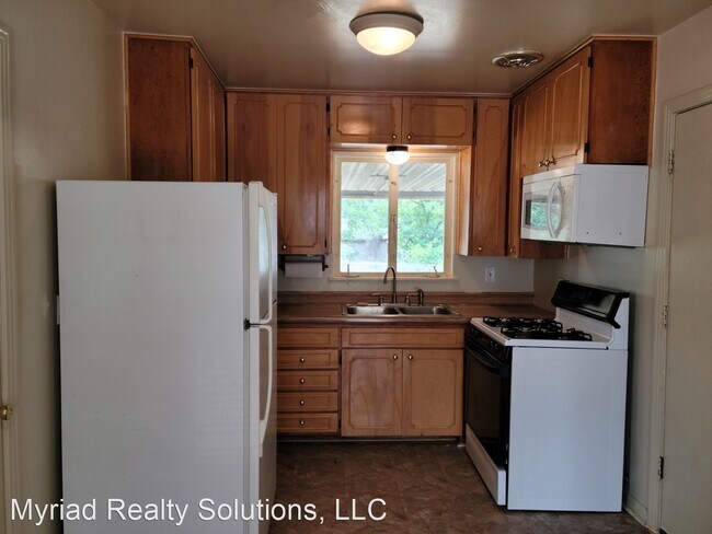 Building Photo - 3 br, 1 bath House - 342 Latch Dr