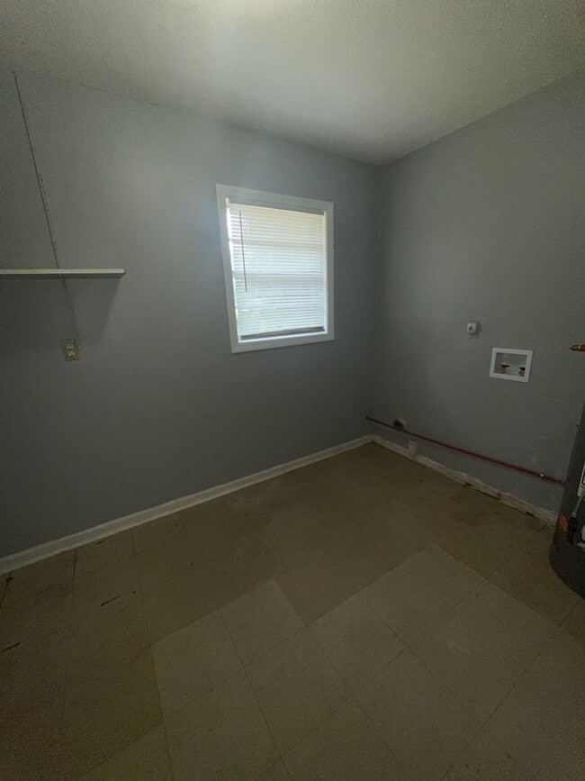 Building Photo - 1511 Layard Dr