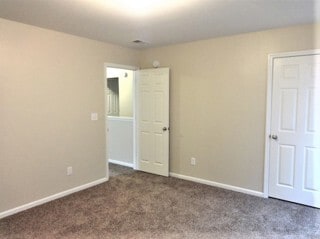 Building Photo - 205 Short Woods Ct