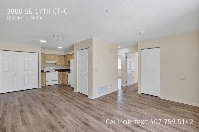 Foto del edificio - 3800 SE 17th Ct