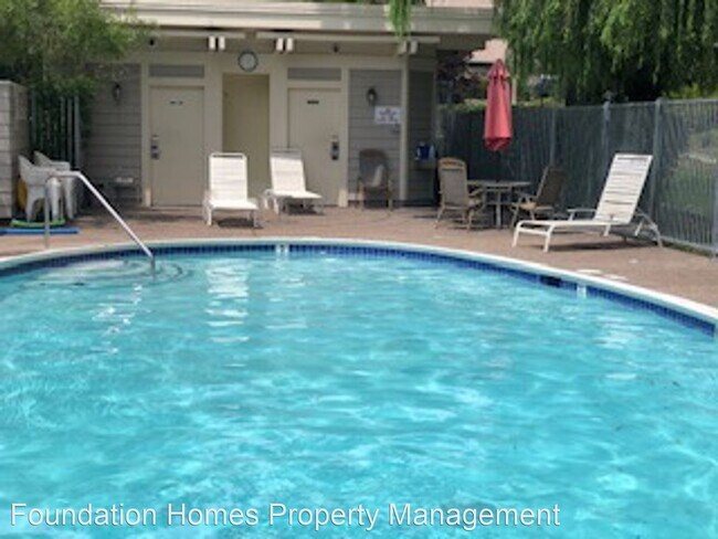Building Photo - 2 br, 1 bath House - 17 Bridle Path Ln.