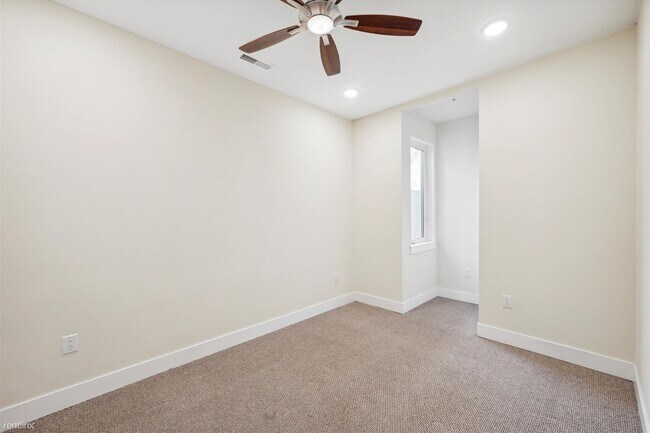 Foto del edificio - 5 br, 3 bath Duplex - 1945 N GRATZ ST Unit 2