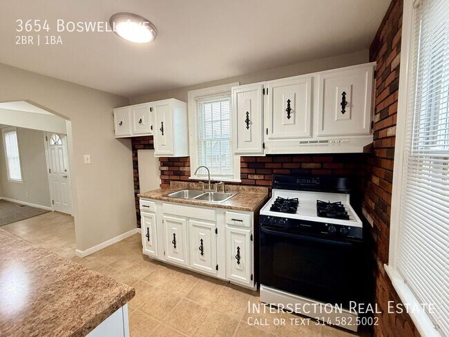 Foto del edificio - 3654 Boswell Ave