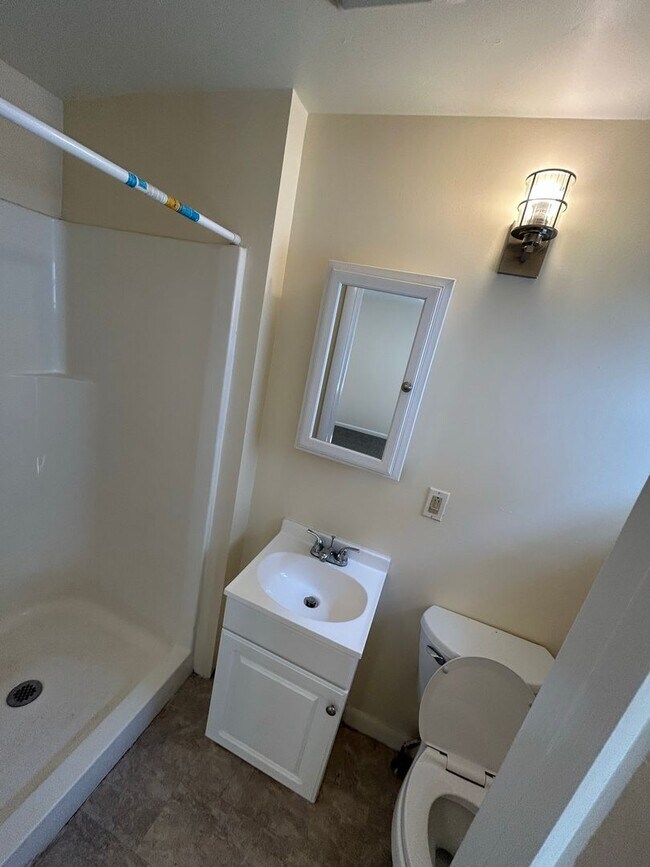 Building Photo - 72 Hyde St