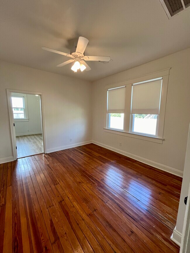 Foto del edificio - 5378 Hawthorne Pl