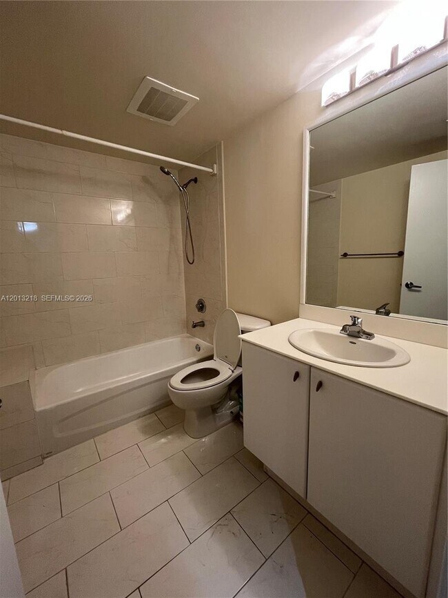 Foto del edificio - 2740 SW 28th Terrace