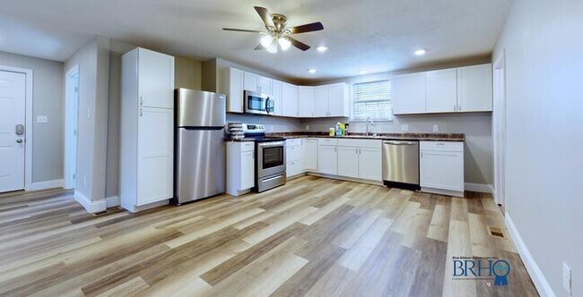 Foto del edificio - 1311 W Baxter Ave