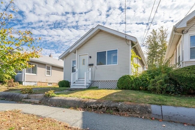 Photo - 82 Cliff St House