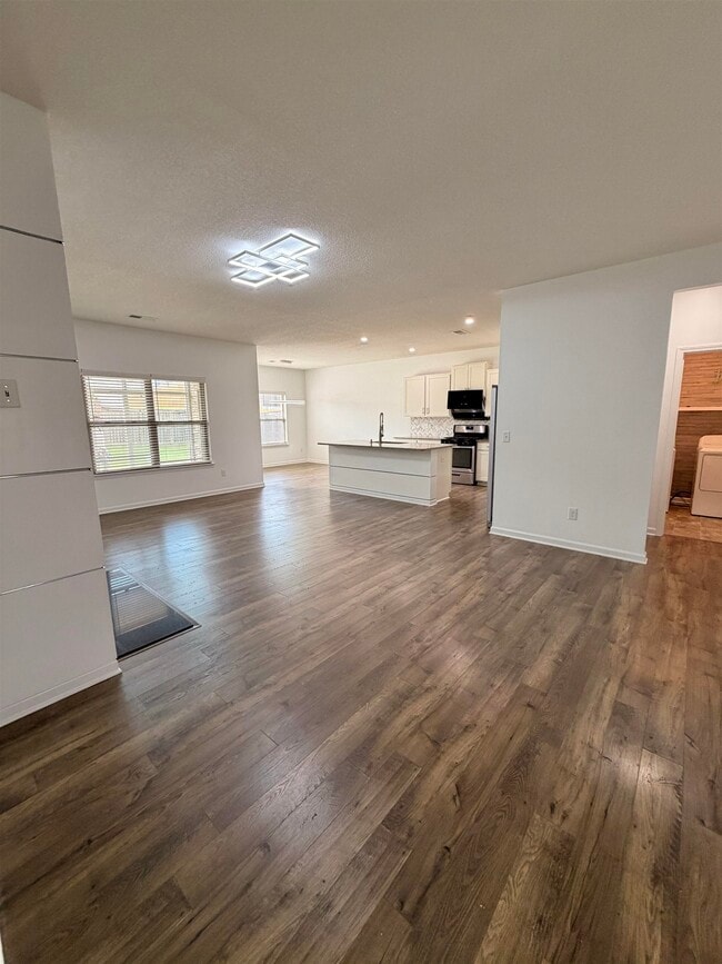 Foto del edificio - 280 Lilly Dr