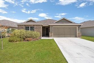 Building Photo - 805 Stonemanor Bay