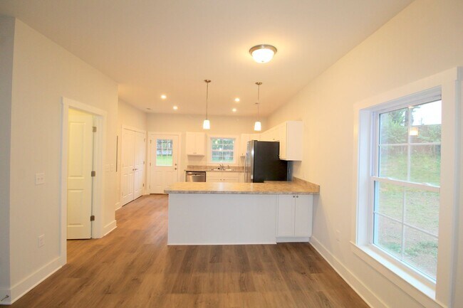 Building Photo - 98 Suter St