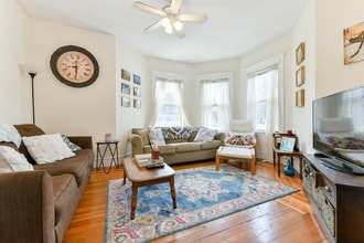 Building Photo - 675 Washington St Building Photo - 675 Washington St