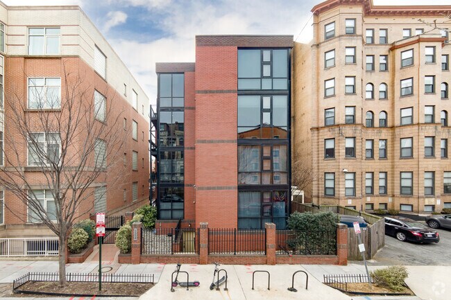 Building Photo - 1354 Euclid St NW
