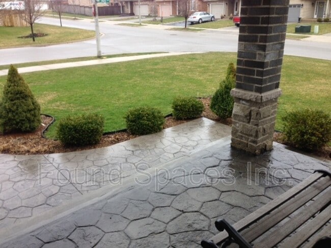 Building Photo - 72 Solsbury Crescent