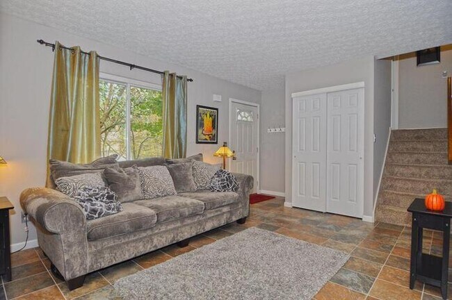 Building Photo - Worthington 3 BR Home