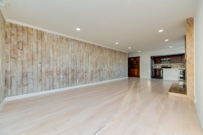 Building Photo - 4 Quarterdeck St