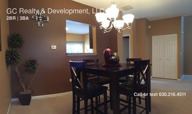 Building Photo - 449 Churchill Dr