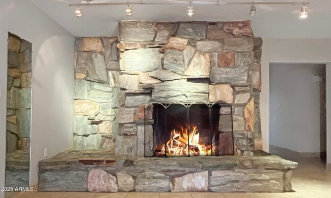 Building Photo - 5802 W Frier Dr