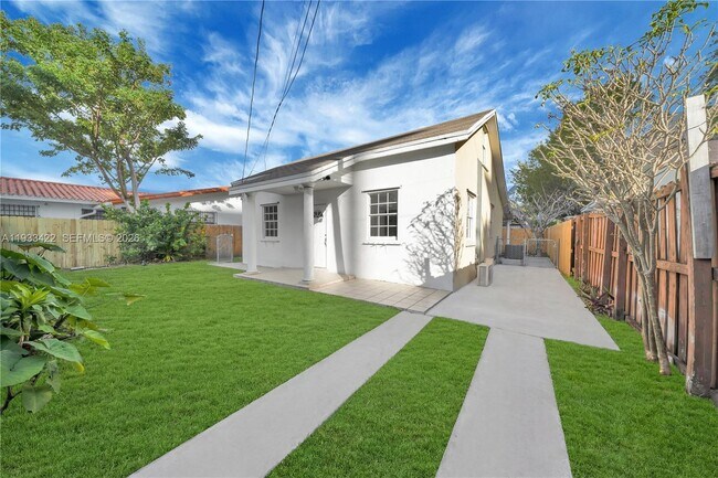 Foto del edificio - 2731 SW 24th St