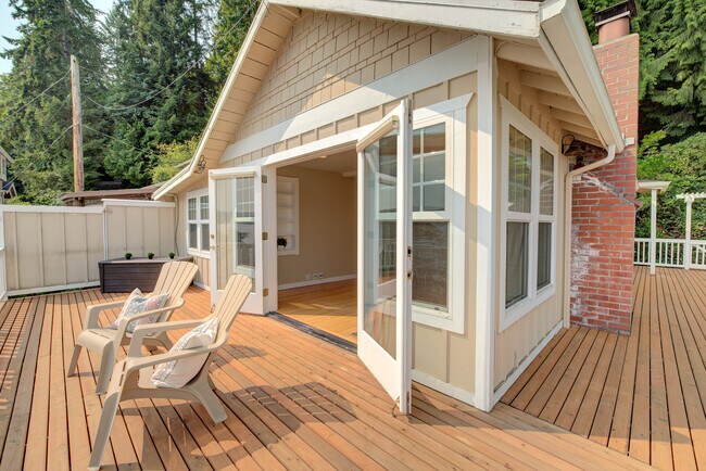 Foto del edificio - 562 W Lake Sammamish Pkwy SE