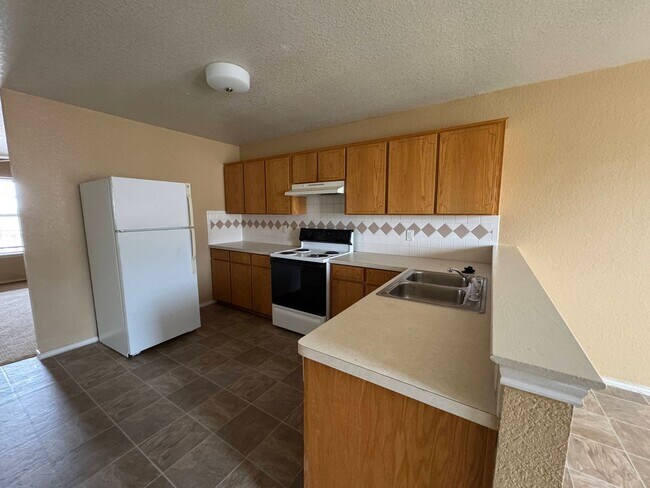 Building Photo - 3203 Toledo Dr