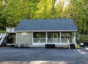 Building Photo - 450 Oscawana Lake Rd