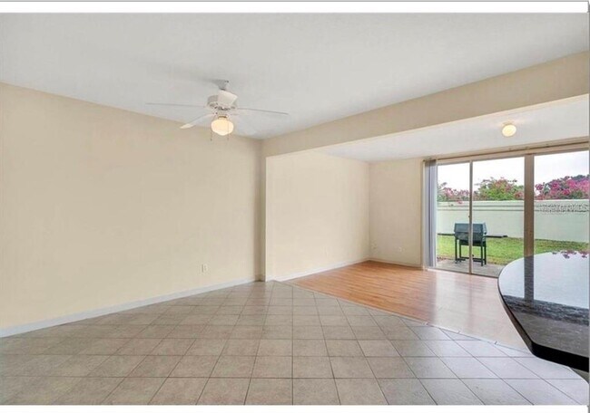 Foto del edificio - 227 Orchid Dr